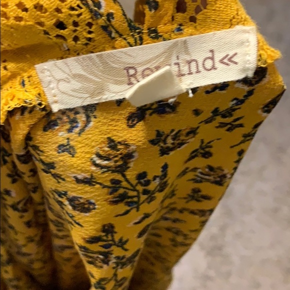 Juniors off the shoulder Top - Picture 7 of 7